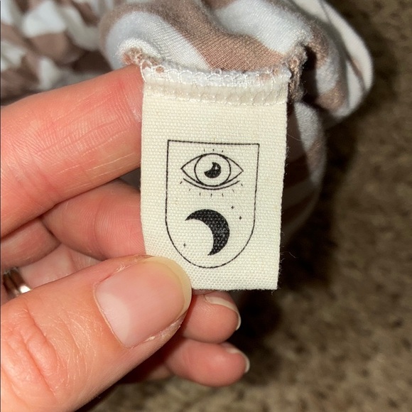 Jackson Rowe White and Brown Long Sleeve Tie Front Tee - Picture 10 of 12